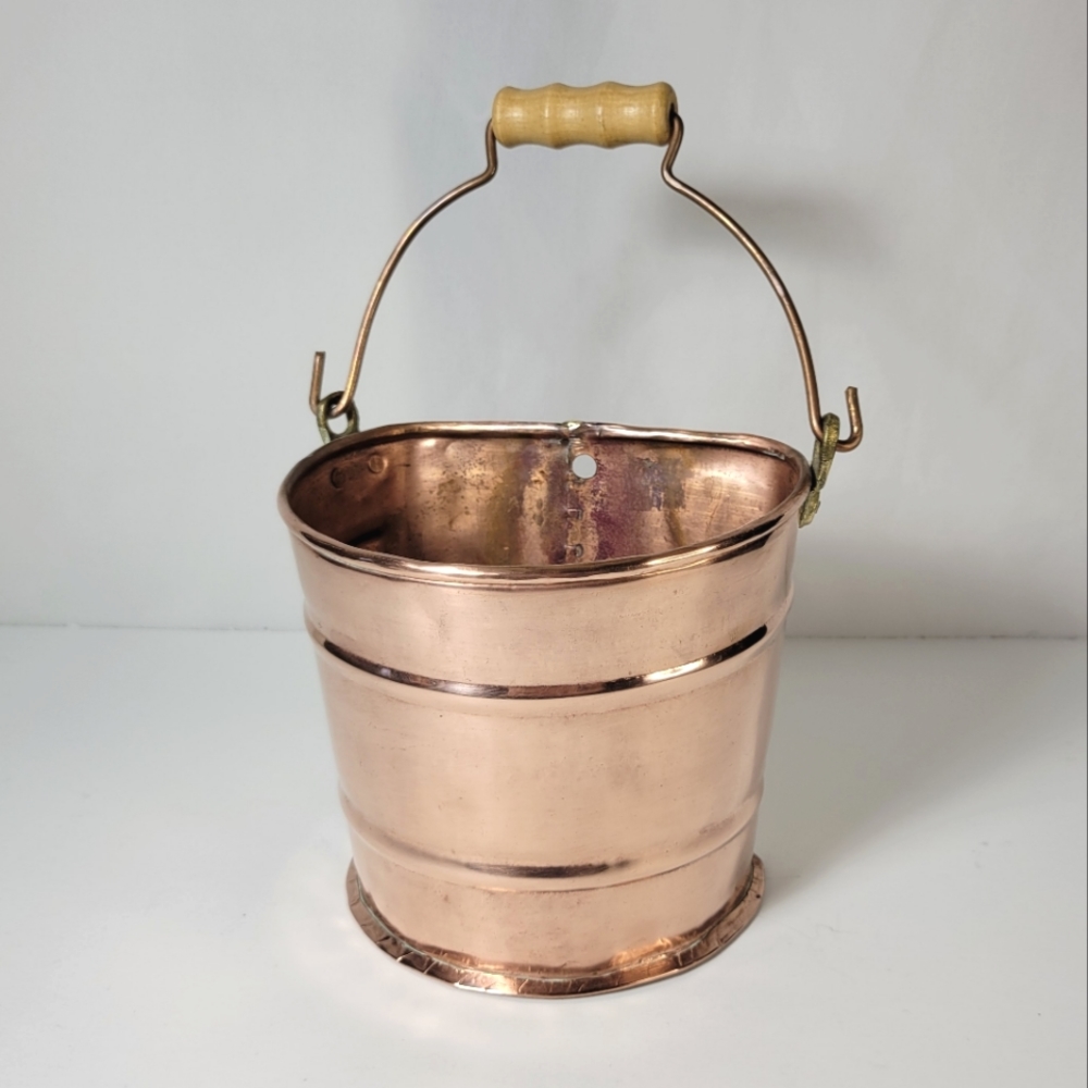 Vintage copper hanging pot with handle